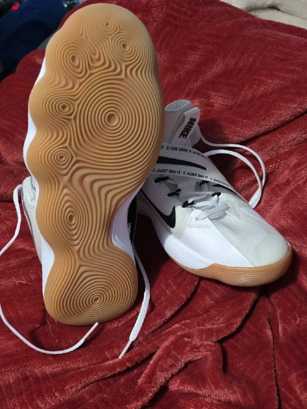 Nike Women's NIKE REACT HYPERSET White, Black & Gum-Soled 'Just Do It' Strap
